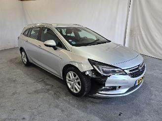 Damaged car Opel Astra SPORTS TOURER 1.4 Business+ 2018/1