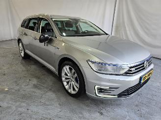 Vaurioauto  passenger cars Volkswagen Passat 1.4 T. GTE C.S. Pl. 2016/12
