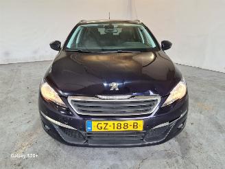 Peugeot 308 1.6 BlueHDI Blue Lease Executive Pack picture 2