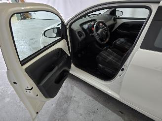 Peugeot 108 1.0 e-VTi Active picture 19