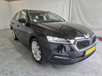 Schadeauto Skoda Octavia 1.4 TSI iV PHEV Bussines Edition 2022/1