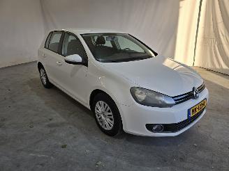 Damaged car Volkswagen Golf 1.4 Easyline 2011/2