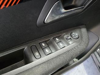 Peugeot 208 1.2 PureTech 75 Active picture 27