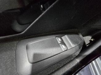 Peugeot 208 1.0 VTi Access picture 20
