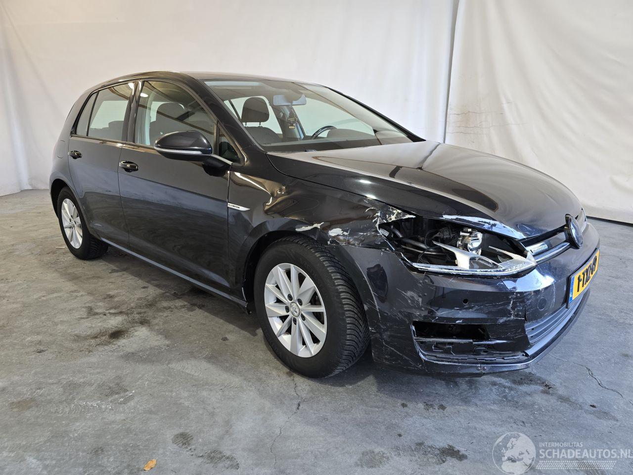Volkswagen Golf 1.6 TDI Highline BlueMotion