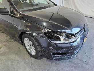 Volkswagen Golf 1.6 TDI Highline BlueMotion picture 9