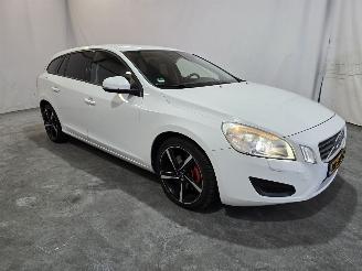 Schadeauto Volvo V-60 2.4 D5 Summum 2012/3