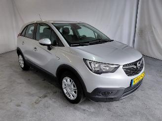 Vaurioauto  passenger cars Opel Crossland X 1.2 120 J. Edition 2019/4