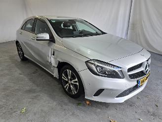 Unfallwagen Mercedes A-klasse 160 Ambition 2015/10