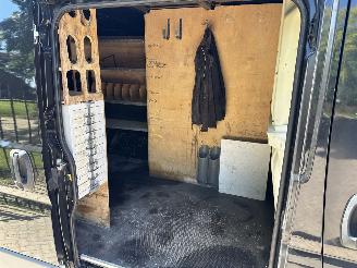 Peugeot Boxer 330 2.0 BlueHDI L1H1 Premium picture 11
