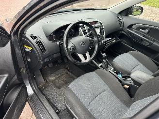 Kia Cee d 1.4 CVVT X-ecutive picture 10