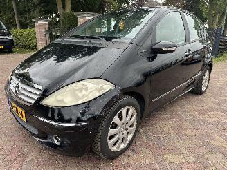 krockskadad bil auto Mercedes A-klasse 200 Avantgarde 2004/10