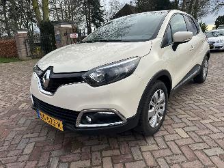 Schadeauto Renault Captur 0.9 TCe Dynamique 2013/10