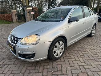 Unfallwagen Volkswagen Jetta 2.0 TDI automaat 2007/1