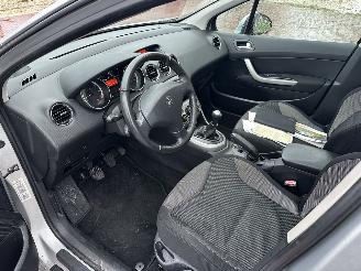 Peugeot 308 1.6 VTi XS picture 11