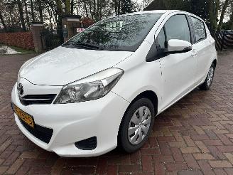 Vaurioauto  passenger cars Toyota Yaris 1.0 VVT-i Aspiration 2012/5