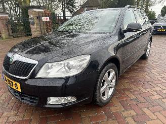 Coche accidentado Skoda Octavia 1.6 TDI  DSG Ambition Business Line 2011/1
