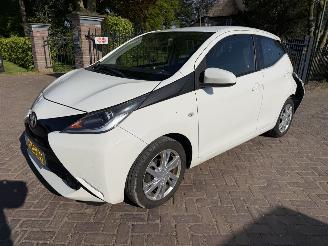 Auto incidentate Toyota Aygo 1.0 VVT-i x-play 2014/7