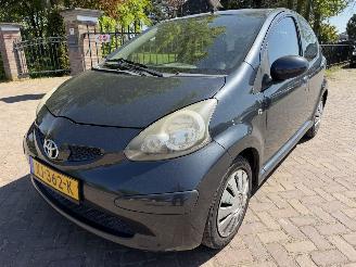 škoda osobní automobily Toyota Aygo 1.0-12V 2006/3