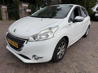 Auto incidentate Peugeot 208 1.2 VTi Style 2014/7