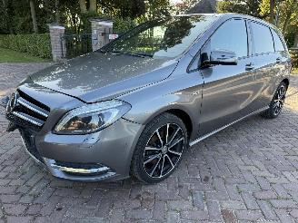 skadebil auto Mercedes B-klasse 180 Ambition 2012/7