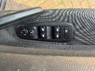Peugeot 308 1.6 BlueHDI Blue Lease Pack picture 11