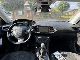 Peugeot 308 1.6 BlueHDI Blue Lease Pack picture 10