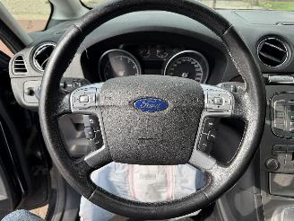 Ford Galaxy  picture 17