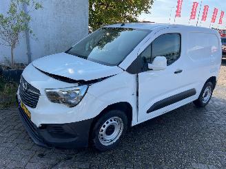 skadebil bedrijf Opel Combo 1.5 d airco/cv/cc 2021/8