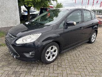 Vaurioauto  passenger cars Ford C-Max 1.6 tdci airco/ navi/velgen 2013/5