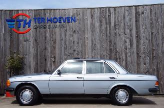 škoda osobní automobily Mercedes 200-300D 300D W123 Schuifdak Radio Trekhaak 65KW 1984/3