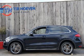 Damaged car Porsche Cayenne 3.0 Diesel Airco Navi Cruise Luchtvering MotorSchade! 177KW Euro 5 2011/4