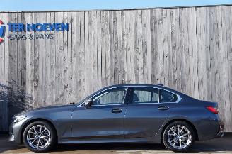 krockskadad bil auto BMW 3-serie 320d Luxury Line Airco Navi Cruise 360° Schuifdak LED 140KW Euro 6 2020/1