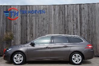 occasion passenger cars Peugeot 308 SW Active 1.2 Pure Tech Airco Navi Pano Cruise 81KW Euro 6 2015/3