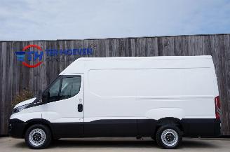 Voiture accidenté Iveco Daily 35S13 2.3 HPi L2H2 Hi-Matic Airco Navi Trekhaak 93KW 2016/1