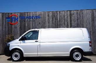 Damaged car Volkswagen Transporter T5 2.0 TDi Lang Airco Cruise PDC 103KW Euro 5 2013/9