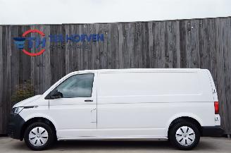 Coche accidentado Volkswagen Transporter T6 2.0 TDi Lang Automaat Airco Navi Cruise Apple Carplay 110KW Euro 6 2023/6