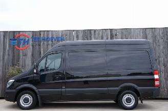 Vaurioauto  passenger cars Mercedes Sprinter 211 CDi L2H2 Automaat Airco Cruise Trekhaak 84KW Euro 6 2017/2