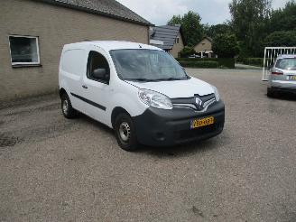 damaged passenger cars Renault Kangoo 1.5 dCi Comfort 2019/6