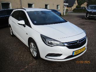 Avarii autoturisme Opel Astra SPORTS TOURER 1.0 Online Ed REST BPM 500 EURO !!!! 2017/3