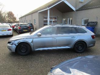 Skoda Superb Combi 1.6 TDI Ambition Bns picture 4