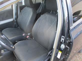 Toyota Yaris 1.3 VVTi Comfort 5drs picture 17