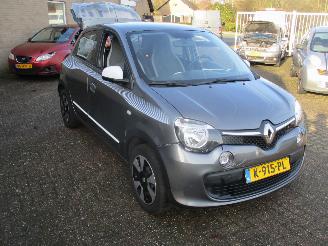 damaged passenger cars Renault Twingo 0.9 TcE intens 2017/10