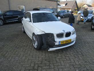 damaged passenger cars BMW 1-serie 116d Corp.BnsLine REST BPM 450 EURO !!!!!! 2011/9