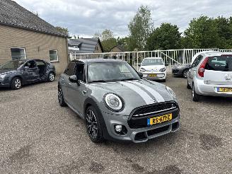 škoda osobní automobily Mini Cooper 1.5 Cooper Chili Serious Business John Cooper Works REST BPM €900,-!!! 2018/2
