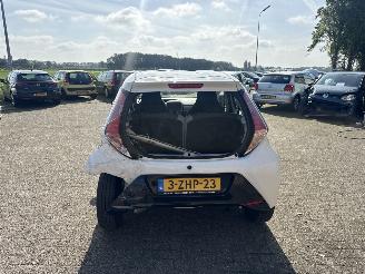 Toyota Aygo 1.0 VVT-i x-play picture 6