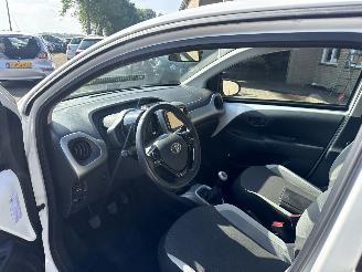 Toyota Aygo 1.0 VVT-i x-play picture 21