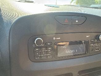 Renault Clio 0.9 TCe Authentique picture 18