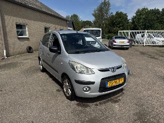 uszkodzony samochody osobowe Hyundai I-10 1.1 Active Orange B. 2010/10