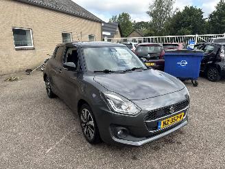 damaged passenger cars Suzuki Swift 1.0 Stijl REST BPM €700,-!!! 2017/5